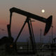 Photo of a California oil derrick