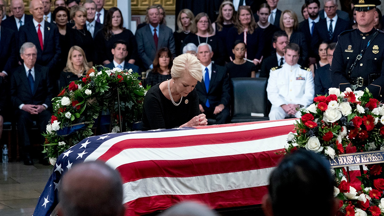 Photo of Cindy McCain and Sen. John McCain's casket